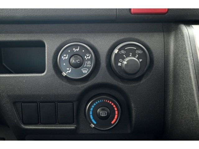 TOYOTA HIACE VAN 2WD 2015 Image 31