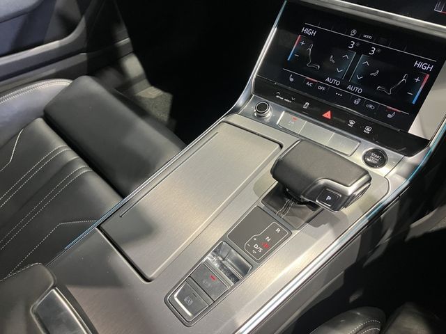 AUDI A6 AVANT 2022 Image 31