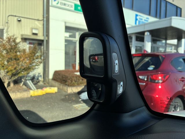 HONDA N BOX CUSTOM 2018 Image 31