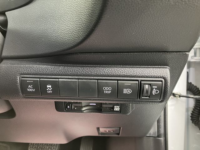 TOYOTA COROLLA TOURING HYBR 2023 Image 31