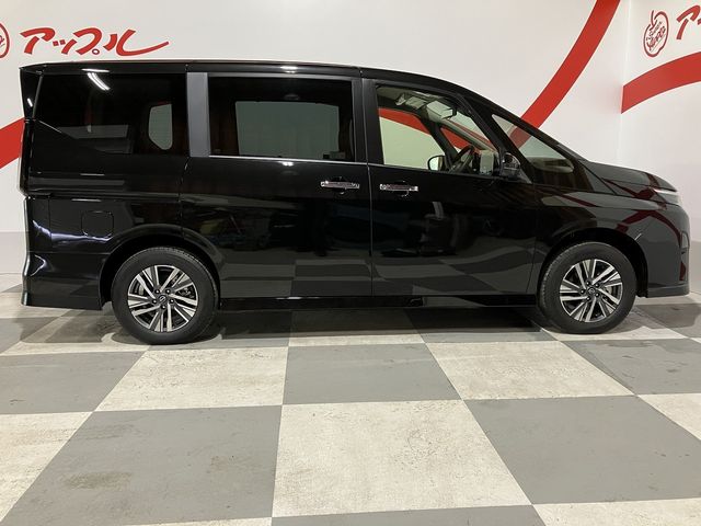 NISSAN SERENA  WG 4WD 2025 Image 31