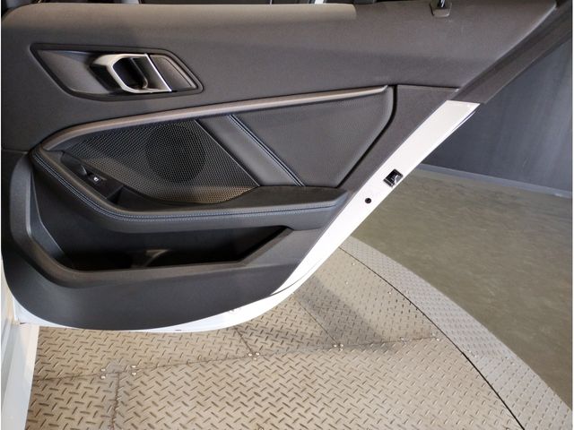 BMW 1SERIES 2021 Image 31