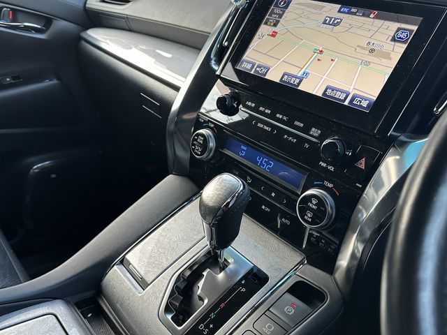 TOYOTA ALPHARD HYBRID 4WD 2019 Image 31