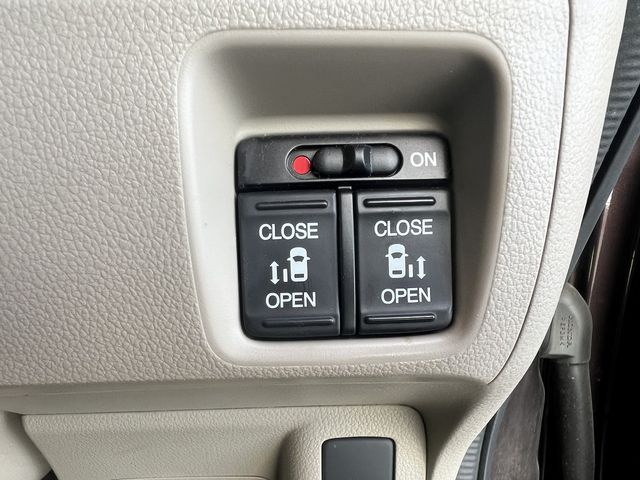 HONDA N BOX 2016 Image 31