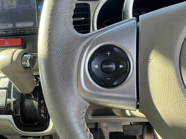 HONDA N BOX 2016 Image 31