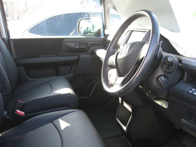 HONDA STEPWAGON SPADA 2011 Image 31