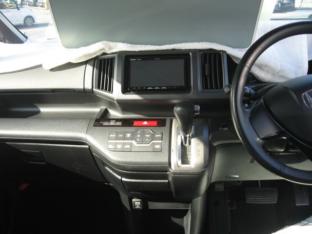 HONDA STEPWAGON SPADA 2011 Image 31