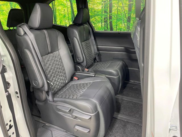 TOYOTA VOXY HYBRID 2026 Image 31