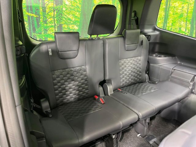 TOYOTA VOXY HYBRID 2026 Image 31