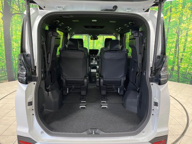 TOYOTA VOXY HYBRID 2026 Image 31