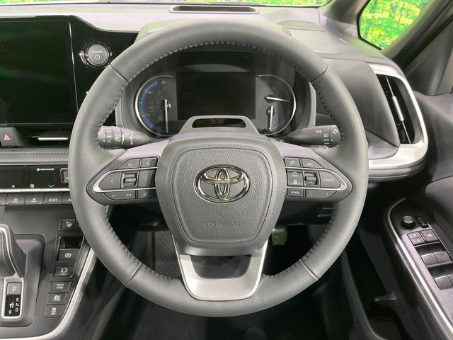 TOYOTA VOXY HYBRID 2026 Image 31