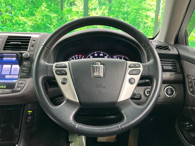 TOYOTA CROWN SEDAN 2011 Image 31