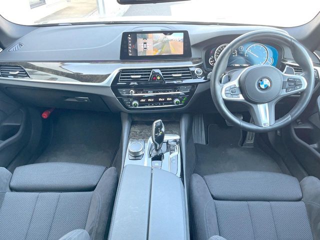 BMW 5SERIES SEDAN 2017 Image 31