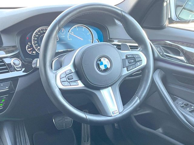 BMW 5SERIES SEDAN 2017 Image 31