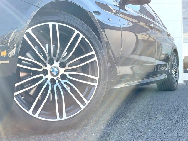 BMW 5SERIES SEDAN 2017 Image 31