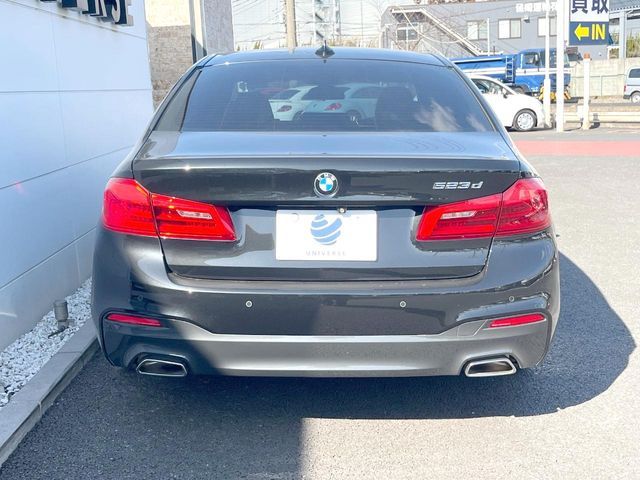 BMW 5SERIES SEDAN 2017 Image 31