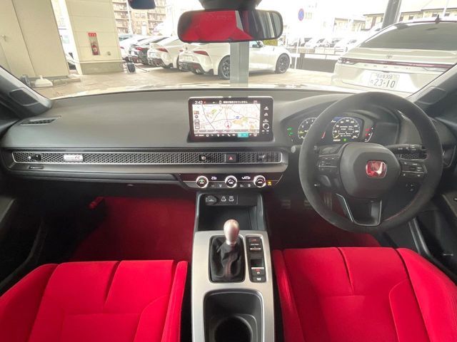 HONDA CIVIC HATCHBACK 2025 Image 31