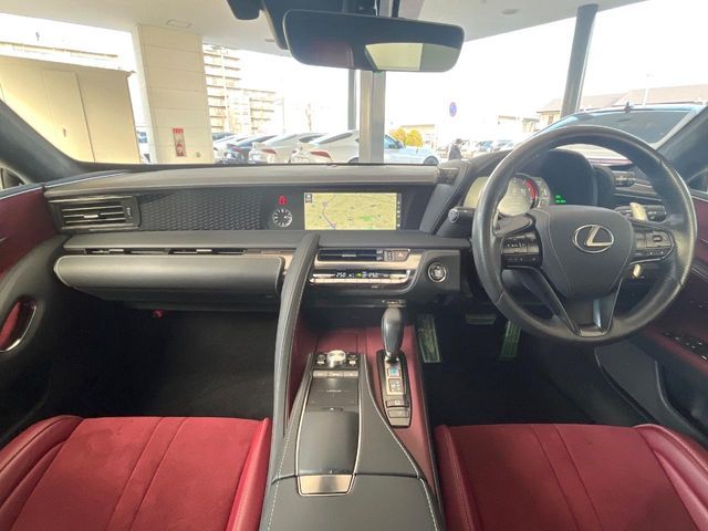 TOYOTA LEXUS LC500 2017 Image 31