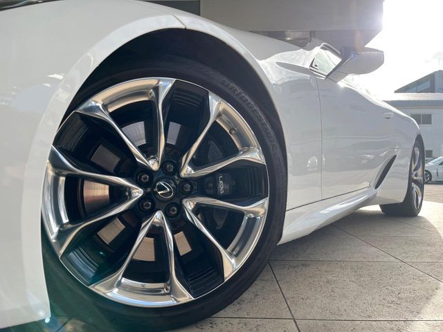 TOYOTA LEXUS LC500 2017 Image 31