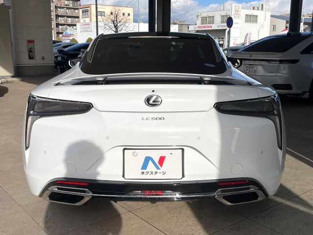 TOYOTA LEXUS LC500 2017 Image 31