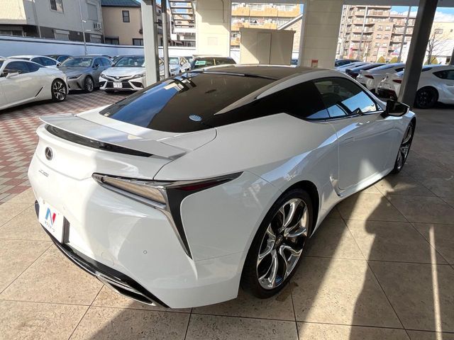 TOYOTA LEXUS LC500 2017 Image 31