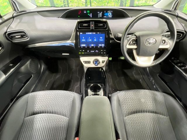 TOYOTA PRIUS 2018 Image 31