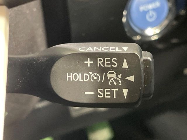 TOYOTA PRIUS 2018 Image 31