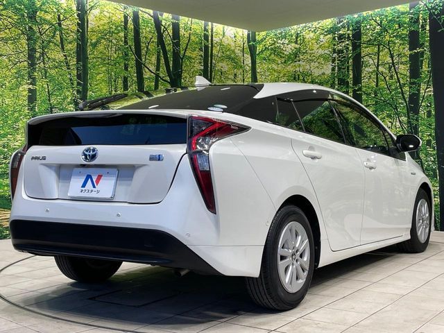 TOYOTA PRIUS 2018 Image 31