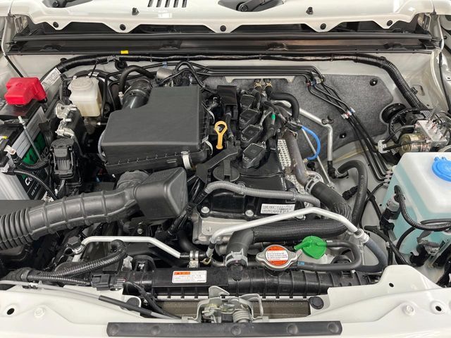 SUZUKI JIMNY NOMADE 2025 Image 31