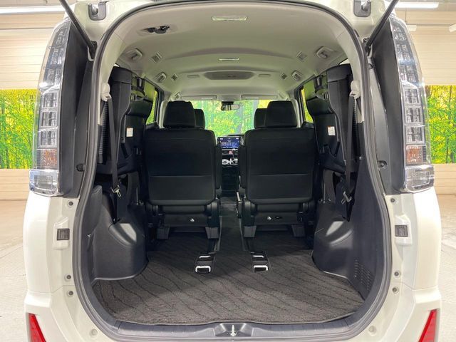 TOYOTA VOXY 2017 Image 31