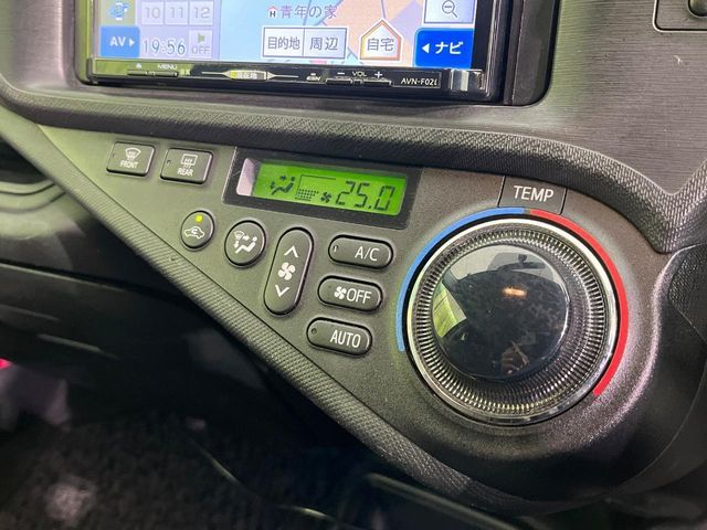 TOYOTA AQUA 2013 Image 31