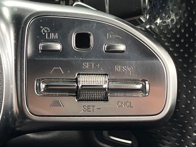 MERCEDES BENZ C CLAS 2018 Image 31