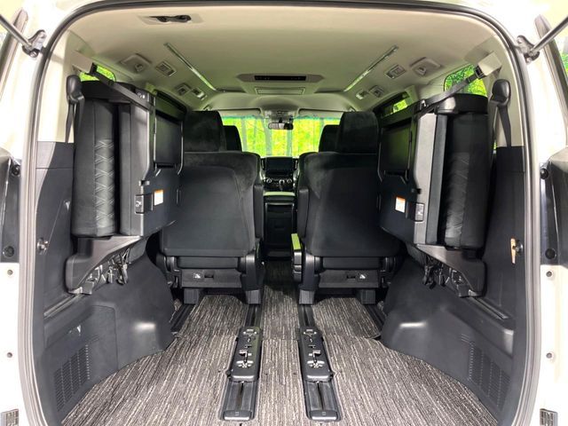 TOYOTA ALPHARD HYBRID 4WD 2018 Image 31