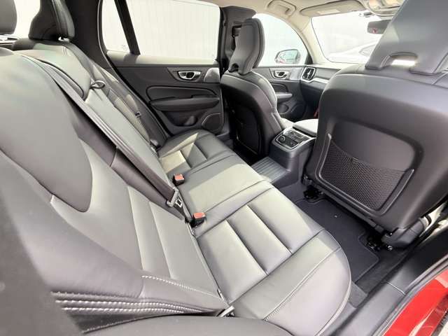 VOLVO V60 2024 Image 31