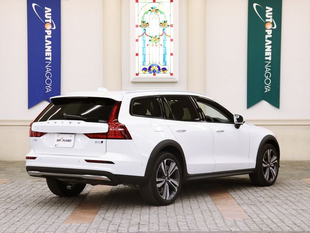 VOLVO V60 CROSS COUN 2025 Image 31