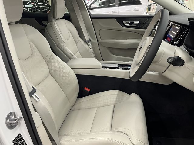 VOLVO V60 CROSS COUN 2025 Image 31