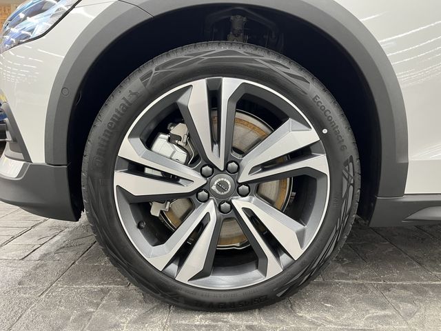 VOLVO V60 CROSS COUN 2025 Image 31
