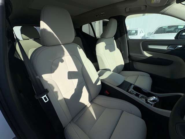 VOLVO XC40 2025 Image 31