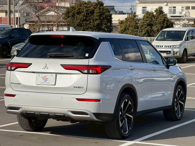 MITSUBISHI OUTLANDER PHEV 2023 Image 31