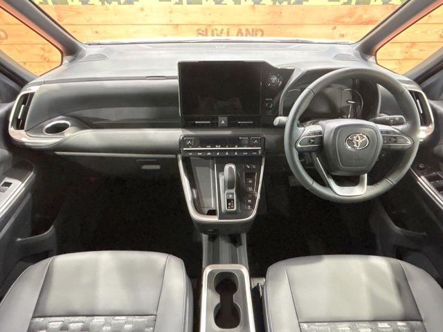 TOYOTA VOXY HYBRID 2026 Image 31