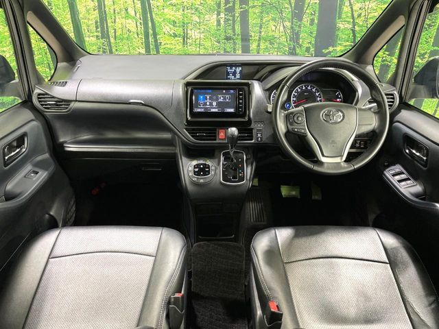 TOYOTA VOXY 2016 Image 31