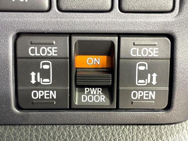 TOYOTA VOXY 2016 Image 31