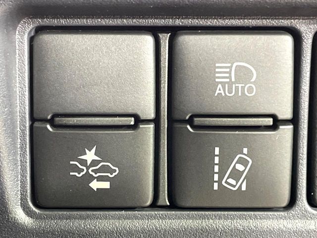 TOYOTA VOXY 2016 Image 31