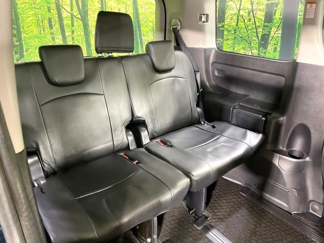 TOYOTA VOXY 2016 Image 31