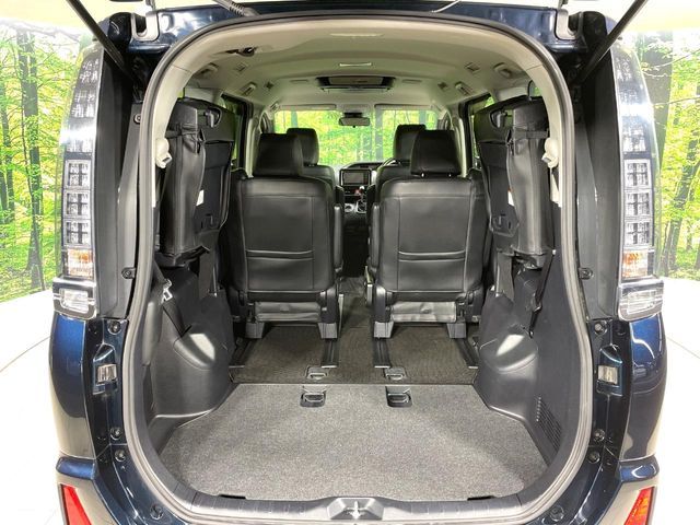 TOYOTA VOXY 2016 Image 31