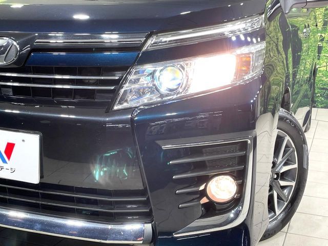 TOYOTA VOXY 2016 Image 31