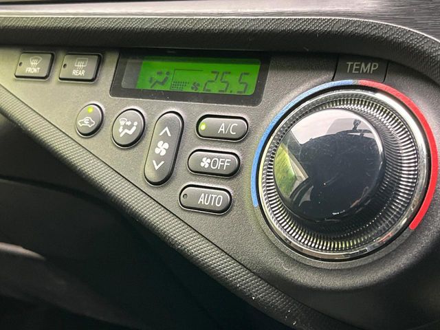 TOYOTA AQUA 2013 Image 31