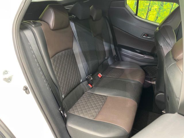 TOYOTA C-HR 2017 Image 31