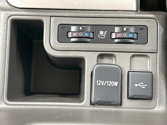 TOYOTA LANDCRUISER PRADO 2023 Image 31