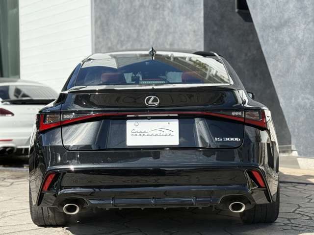 TOYOTA LEXUS IS300H 2023 Image 31